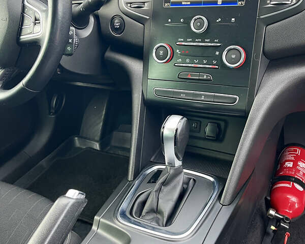 Синий Рено Меган, объемом двигателя 1.46 л и пробегом 250 тыс. км за 13850 $, фото 16 на Automoto.ua