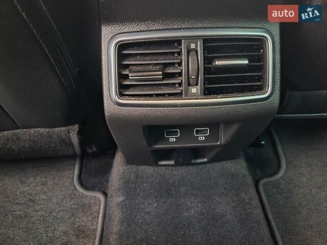 Рено Меган 2020 в Киеве на Automoto.ua Синий Рено Меган, объемом двигателя 1.6 л и пробегом 136 тыс. км за 18700 $, фото 20 на Automoto.ua