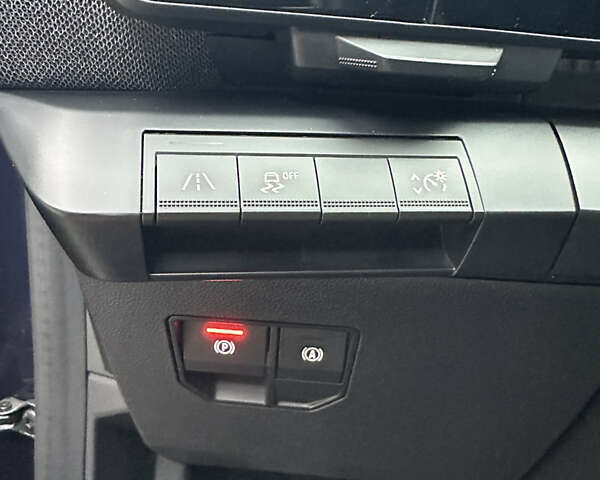 Синій Рено Меган, об'ємом двигуна 0 л та пробігом 60 тис. км за 18250 $, фото 18 на Automoto.ua