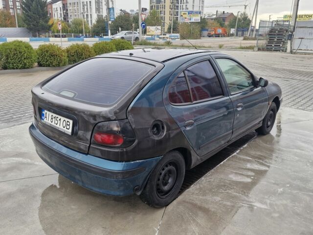 Зеленый Рено Меган, объемом двигателя 1.6 л и пробегом 321 тыс. км за 700 $, фото 4 на Automoto.ua