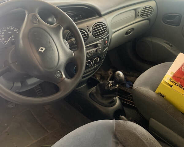 Зеленый Рено Меган, объемом двигателя 1.6 л и пробегом 120 тыс. км за 2700 $, фото 15 на Automoto.ua