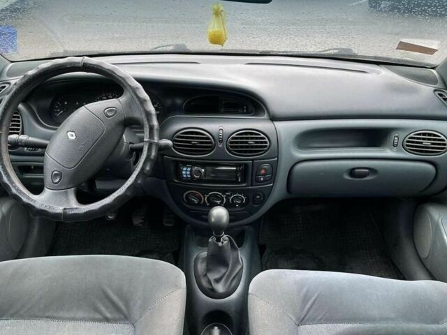 Зелений Рено Меган, об'ємом двигуна 1.6 л та пробігом 170 тис. км за 1400 $, фото 1 на Automoto.ua