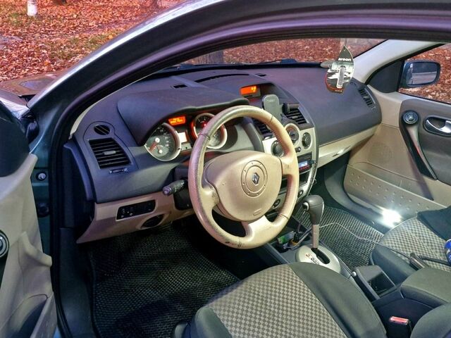 Зелений Рено Меган, об'ємом двигуна 2 л та пробігом 185 тис. км за 5000 $, фото 2 на Automoto.ua