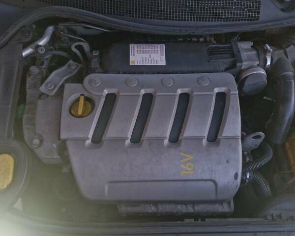 Зелений Рено Меган, об'ємом двигуна 2 л та пробігом 185 тис. км за 5000 $, фото 3 на Automoto.ua