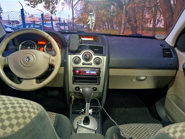 Зелений Рено Меган, об'ємом двигуна 2 л та пробігом 185 тис. км за 5000 $, фото 4 на Automoto.ua