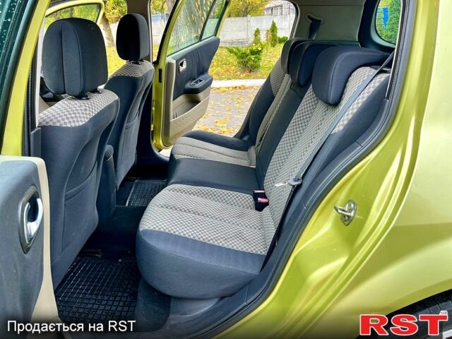 Зелений Рено Меган, об'ємом двигуна 1.6 л та пробігом 300 тис. км за 3750 $, фото 6 на Automoto.ua