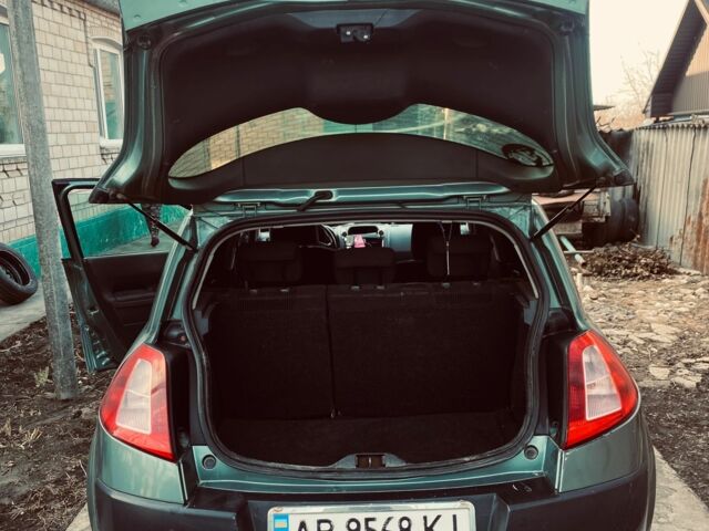 Зеленый Рено Меган, объемом двигателя 1.6 л и пробегом 330 тыс. км за 3900 $, фото 6 на Automoto.ua