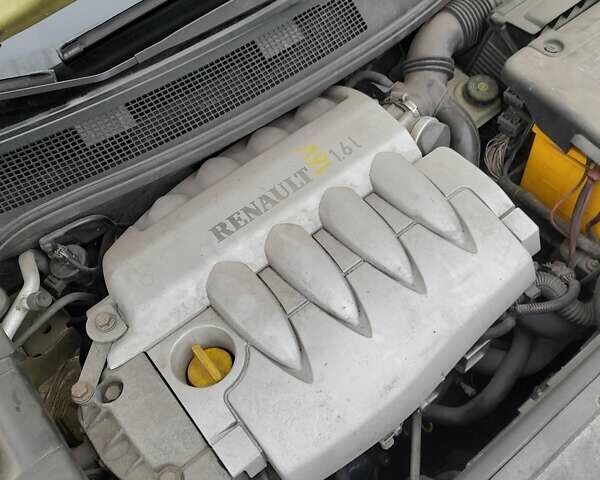 Зеленый Рено Меган, объемом двигателя 1.6 л и пробегом 280 тыс. км за 4500 $, фото 5 на Automoto.ua