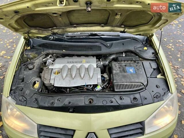 Зеленый Рено Меган, объемом двигателя 1.6 л и пробегом 302 тыс. км за 3750 $, фото 9 на Automoto.ua
