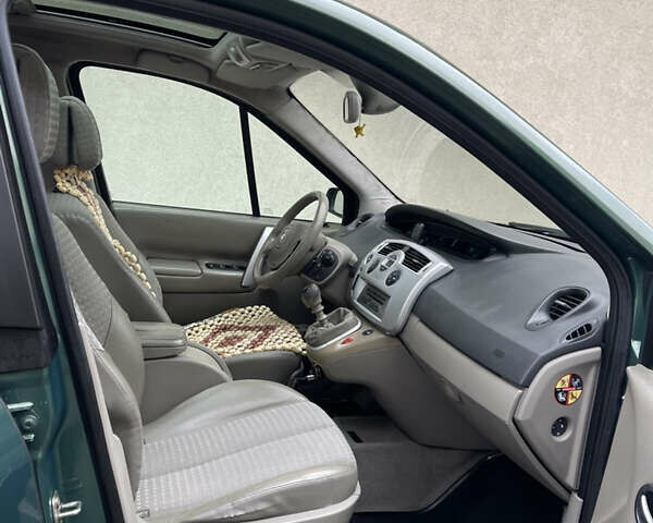 Зеленый Рено Меган, объемом двигателя 1.9 л и пробегом 267 тыс. км за 3850 $, фото 21 на Automoto.ua