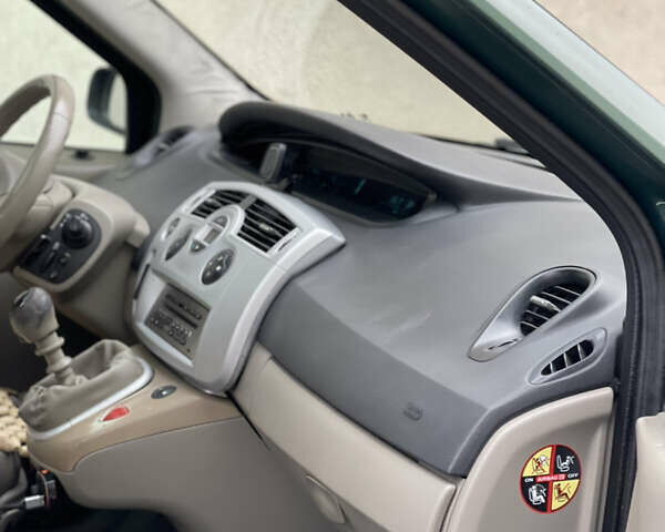 Зеленый Рено Меган, объемом двигателя 1.9 л и пробегом 267 тыс. км за 3850 $, фото 24 на Automoto.ua