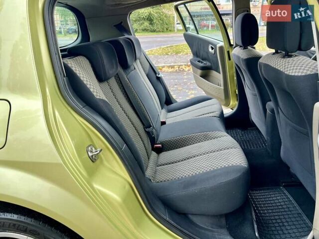 Зеленый Рено Меган, объемом двигателя 1.6 л и пробегом 302 тыс. км за 3750 $, фото 1 на Automoto.ua