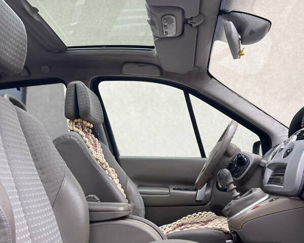 Зеленый Рено Меган, объемом двигателя 1.9 л и пробегом 267 тыс. км за 3850 $, фото 22 на Automoto.ua