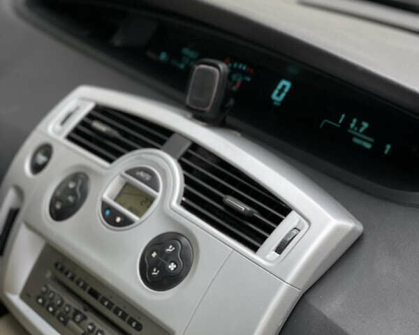 Зеленый Рено Меган, объемом двигателя 1.9 л и пробегом 267 тыс. км за 3850 $, фото 23 на Automoto.ua