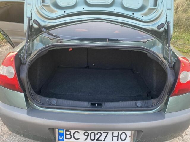 Зеленый Рено Меган, объемом двигателя 1.4 л и пробегом 2 тыс. км за 3800 $, фото 5 на Automoto.ua