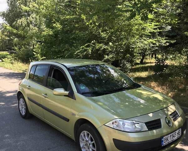 Зеленый Рено Меган, объемом двигателя 1.6 л и пробегом 200 тыс. км за 4400 $, фото 3 на Automoto.ua