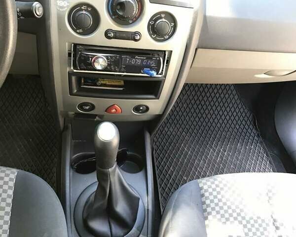 Зеленый Рено Меган, объемом двигателя 1.6 л и пробегом 200 тыс. км за 4400 $, фото 13 на Automoto.ua