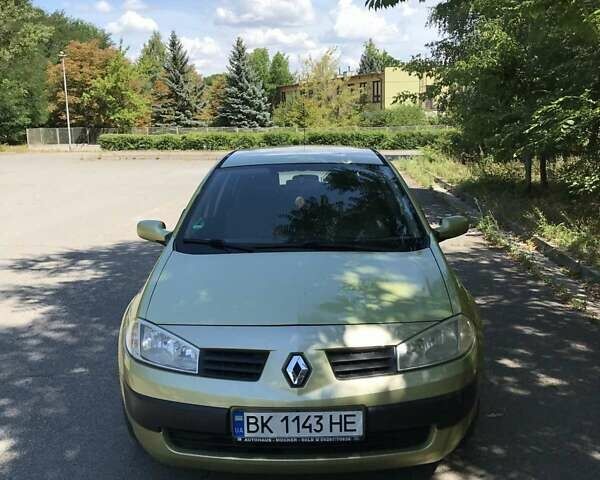 Зеленый Рено Меган, объемом двигателя 1.6 л и пробегом 200 тыс. км за 4400 $, фото 2 на Automoto.ua