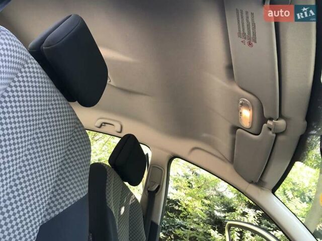 Зеленый Рено Меган, объемом двигателя 1.6 л и пробегом 200 тыс. км за 4400 $, фото 32 на Automoto.ua