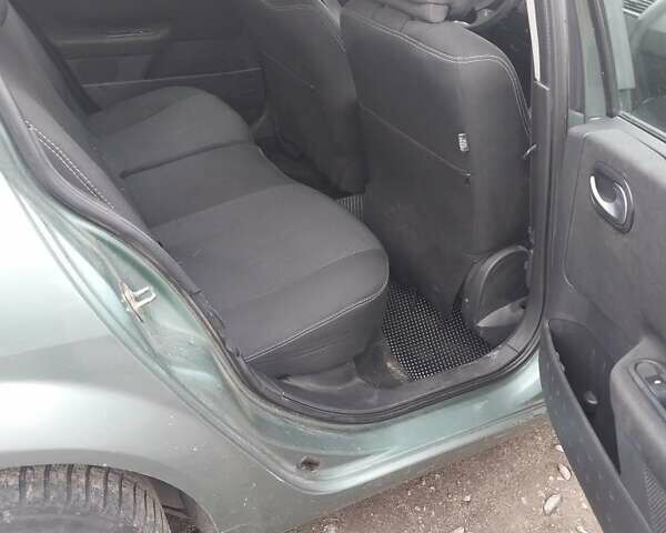 Зеленый Рено Меган, объемом двигателя 2 л и пробегом 350 тыс. км за 4600 $, фото 2 на Automoto.ua