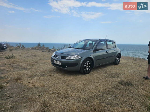 Зеленый Рено Меган, объемом двигателя 1.6 л и пробегом 163 тыс. км за 5300 $, фото 4 на Automoto.ua