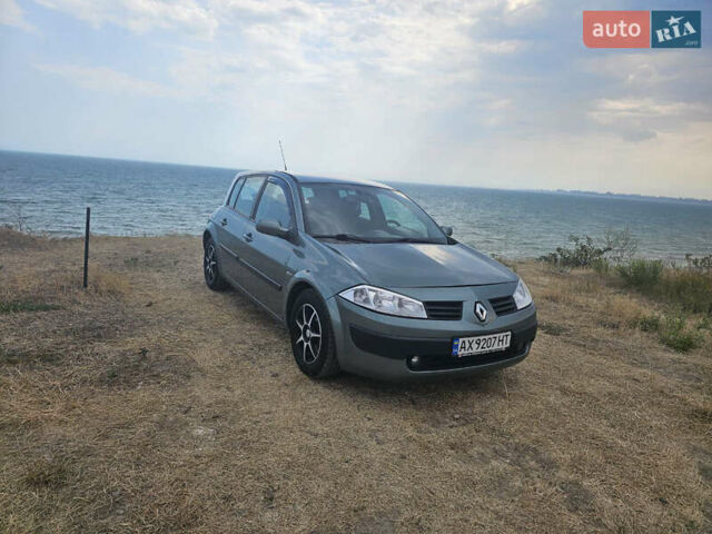 Зеленый Рено Меган, объемом двигателя 1.6 л и пробегом 163 тыс. км за 5300 $, фото 5 на Automoto.ua