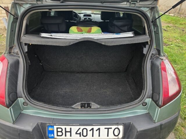 Зеленый Рено Меган, объемом двигателя 1.4 л и пробегом 203 тыс. км за 4199 $, фото 10 на Automoto.ua