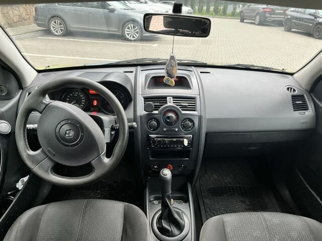 Зеленый Рено Меган, объемом двигателя 1.4 л и пробегом 260 тыс. км за 3350 $, фото 6 на Automoto.ua