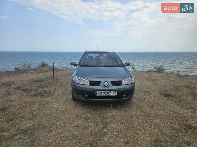 Зеленый Рено Меган, объемом двигателя 1.6 л и пробегом 163 тыс. км за 5300 $, фото 9 на Automoto.ua