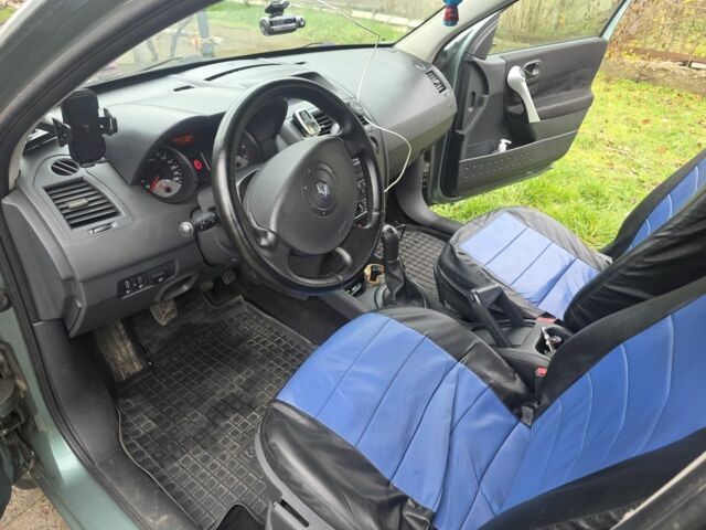 Зеленый Рено Меган, объемом двигателя 1.4 л и пробегом 203 тыс. км за 4199 $, фото 2 на Automoto.ua