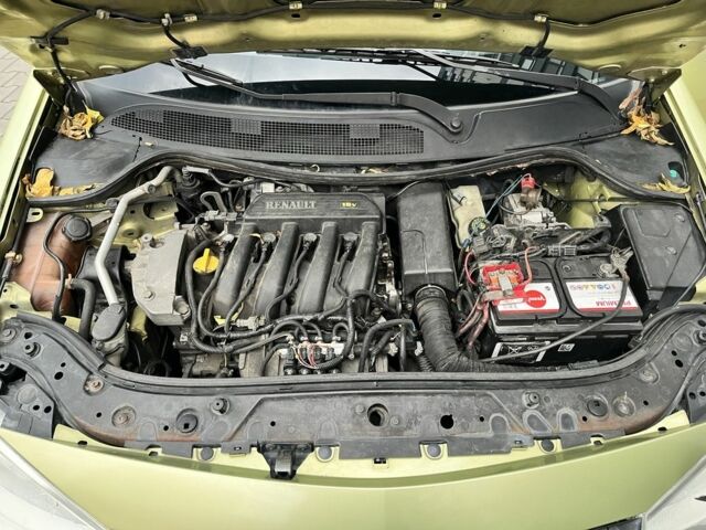 Зеленый Рено Меган, объемом двигателя 1.4 л и пробегом 260 тыс. км за 3350 $, фото 7 на Automoto.ua