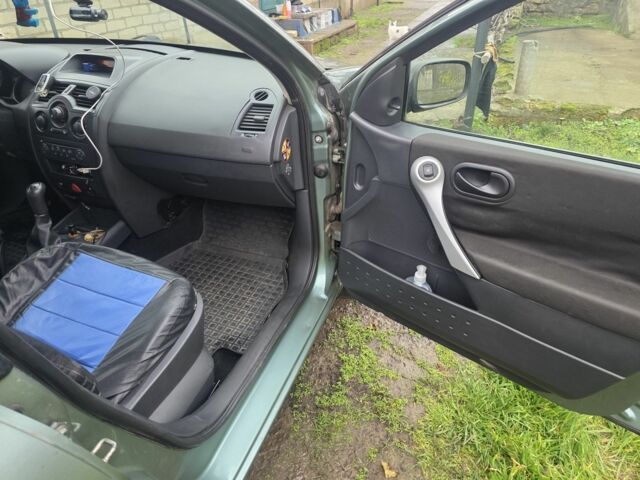 Зеленый Рено Меган, объемом двигателя 1.4 л и пробегом 203 тыс. км за 4199 $, фото 4 на Automoto.ua