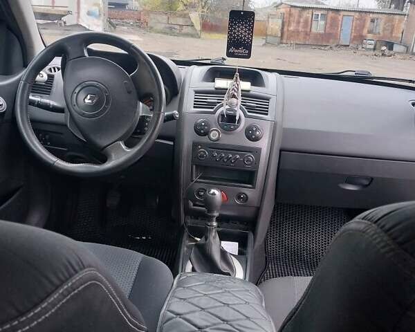 Зеленый Рено Меган, объемом двигателя 2 л и пробегом 350 тыс. км за 4600 $, фото 1 на Automoto.ua