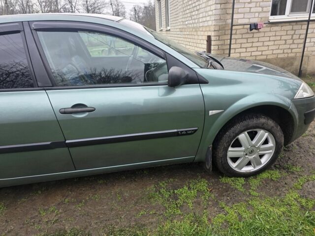 Зеленый Рено Меган, объемом двигателя 1.4 л и пробегом 203 тыс. км за 4199 $, фото 5 на Automoto.ua