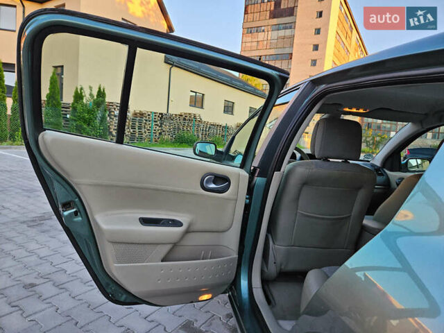 Зеленый Рено Меган, объемом двигателя 1.6 л и пробегом 221 тыс. км за 4999 $, фото 22 на Automoto.ua