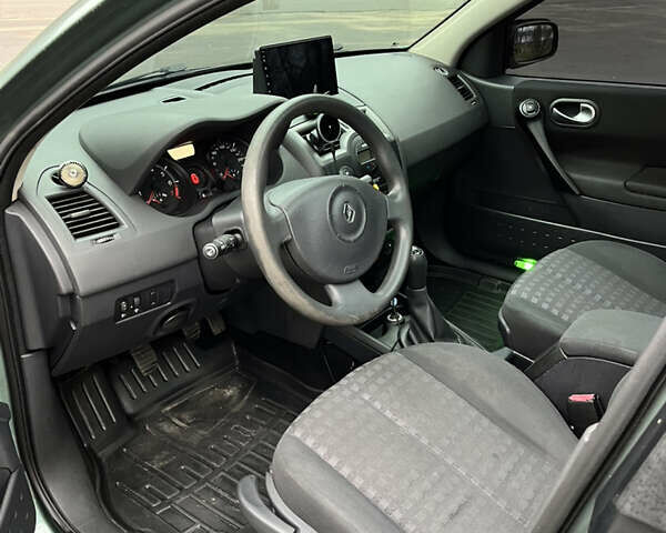 Зелений Рено Меган, об'ємом двигуна 1.6 л та пробігом 152 тис. км за 6800 $, фото 6 на Automoto.ua