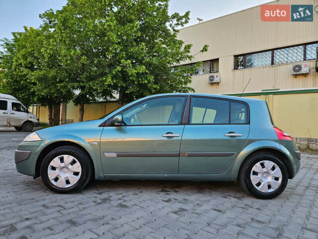Зеленый Рено Меган, объемом двигателя 1.6 л и пробегом 221 тыс. км за 4999 $, фото 3 на Automoto.ua