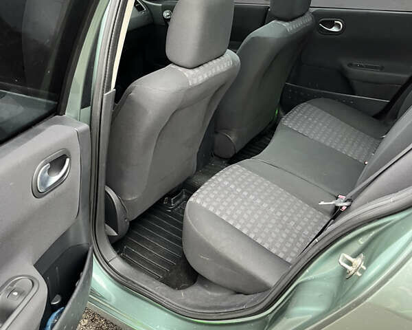 Зелений Рено Меган, об'ємом двигуна 1.6 л та пробігом 152 тис. км за 6800 $, фото 7 на Automoto.ua