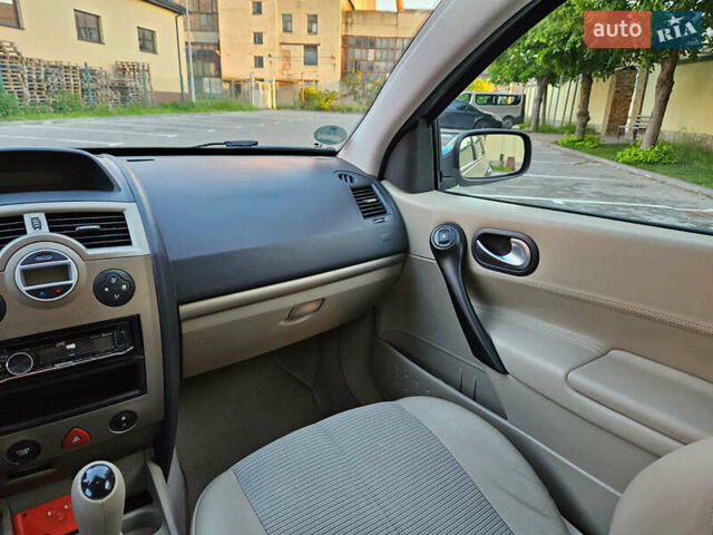 Зеленый Рено Меган, объемом двигателя 1.6 л и пробегом 221 тыс. км за 4999 $, фото 21 на Automoto.ua