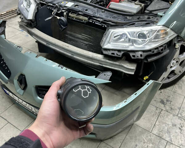 Зелений Рено Меган, об'ємом двигуна 1.6 л та пробігом 152 тис. км за 6800 $, фото 10 на Automoto.ua