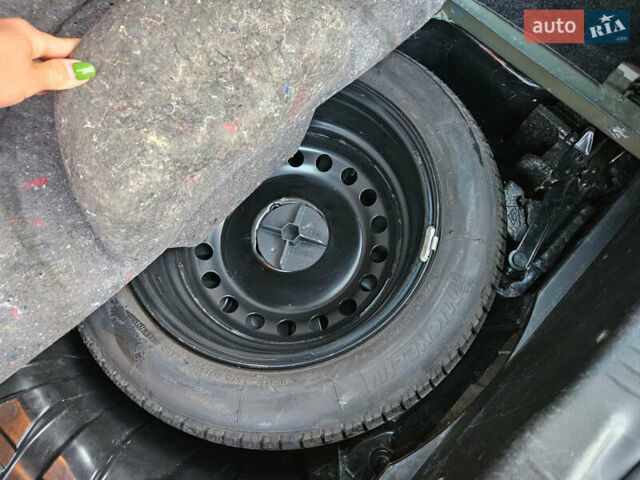 Зеленый Рено Меган, объемом двигателя 1.6 л и пробегом 221 тыс. км за 4999 $, фото 31 на Automoto.ua