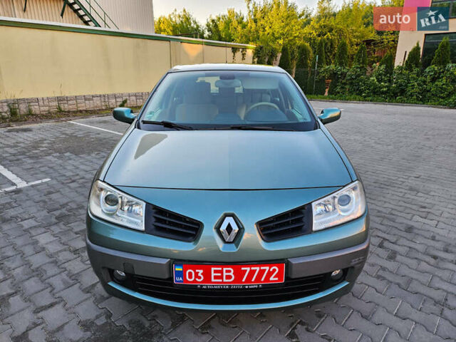 Зеленый Рено Меган, объемом двигателя 1.6 л и пробегом 221 тыс. км за 4999 $, фото 1 на Automoto.ua