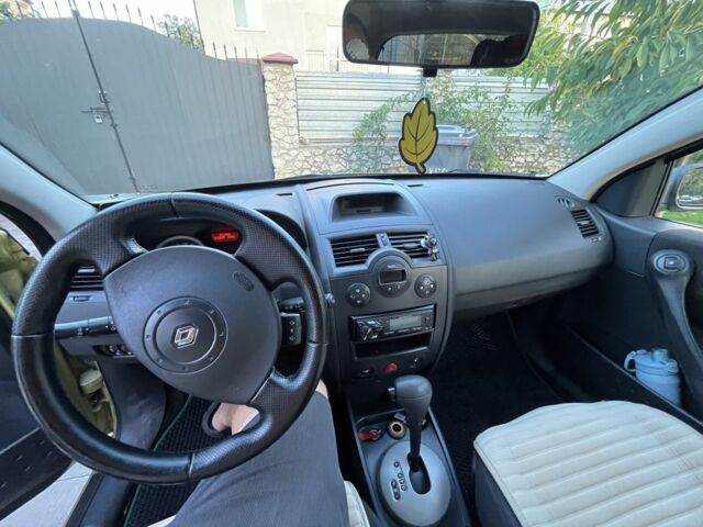 Рено Меган 2004 в Тернополе на Automoto.ua Зеленый Рено Меган, объемом двигателя 1.6 л и пробегом 247 тыс. км за 3200 $, фото 6 на Automoto.ua