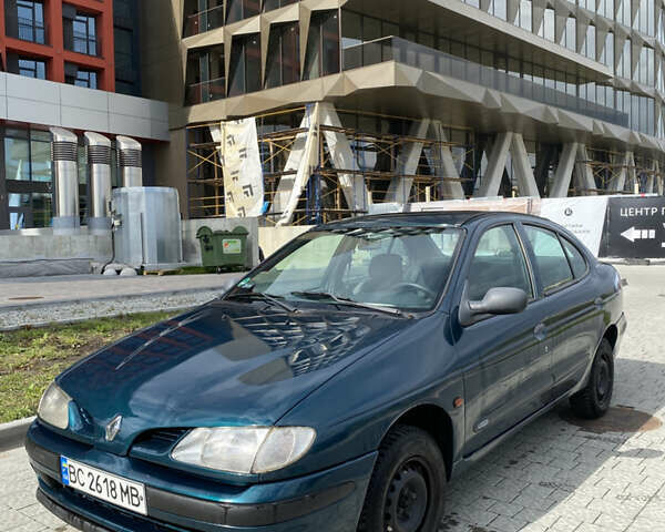 Зеленый Рено Меган, объемом двигателя 1.4 л и пробегом 290 тыс. км за 2000 $, фото 2 на Automoto.ua