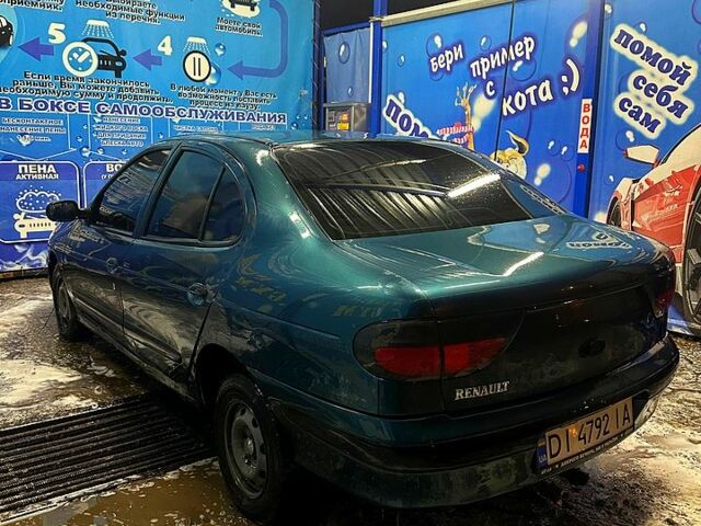 Зеленый Рено Меган, объемом двигателя 1.6 л и пробегом 300 тыс. км за 1200 $, фото 3 на Automoto.ua