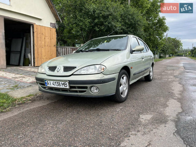 Зеленый Рено Меган, объемом двигателя 1.6 л и пробегом 340 тыс. км за 2700 $, фото 2 на Automoto.ua