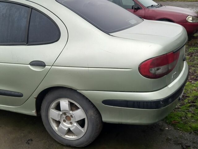 Зеленый Рено Меган, объемом двигателя 1.4 л и пробегом 1 тыс. км за 650 $, фото 4 на Automoto.ua