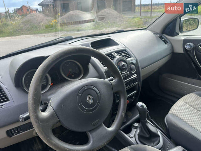 Зелений Рено Меган, об'ємом двигуна 1.4 л та пробігом 260 тис. км за 3500 $, фото 7 на Automoto.ua