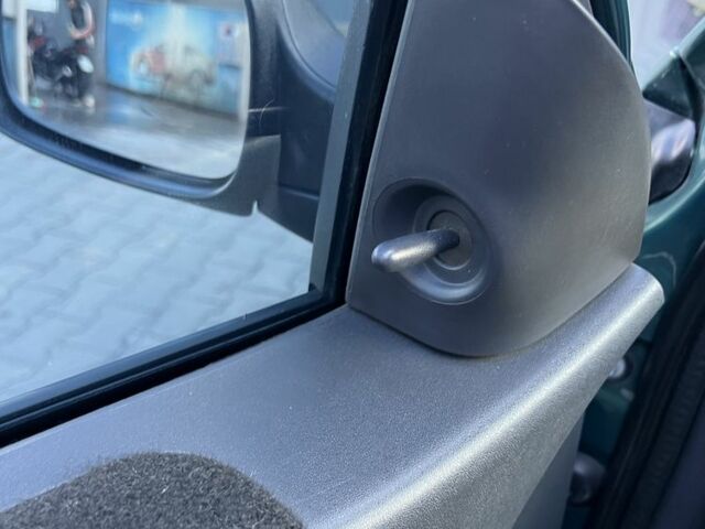 Зелений Рено Меган, об'ємом двигуна 1.4 л та пробігом 258 тис. км за 3800 $, фото 5 на Automoto.ua