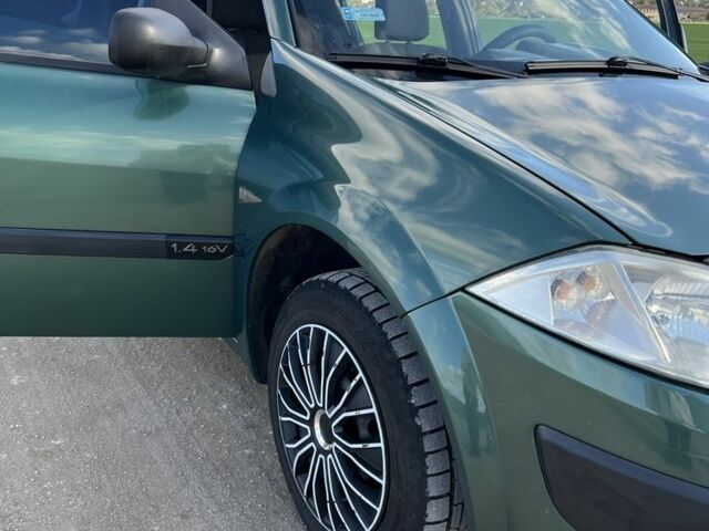 Зелений Рено Меган, об'ємом двигуна 1.4 л та пробігом 258 тис. км за 3800 $, фото 17 на Automoto.ua